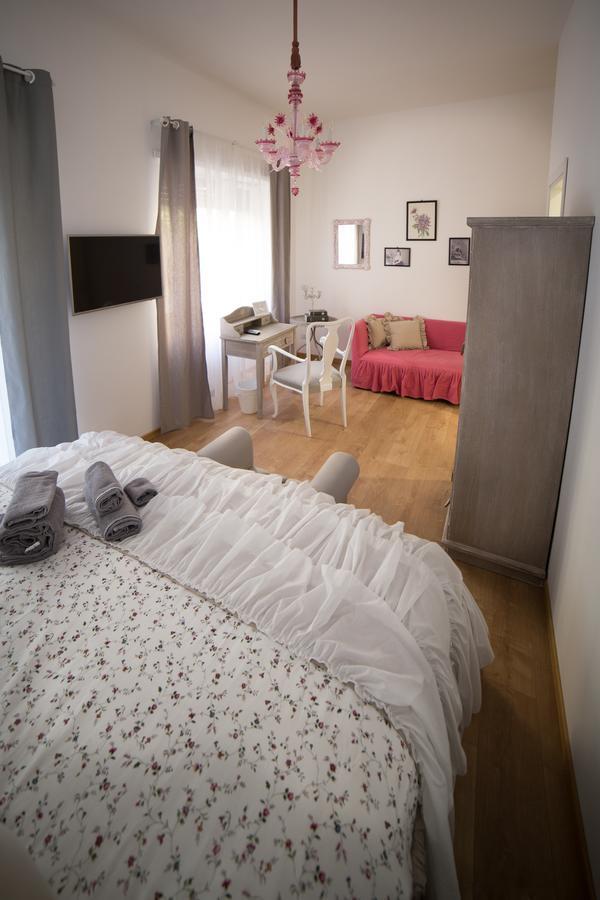 B&B La Piazzetta Delle Regine Рим Экстерьер фото