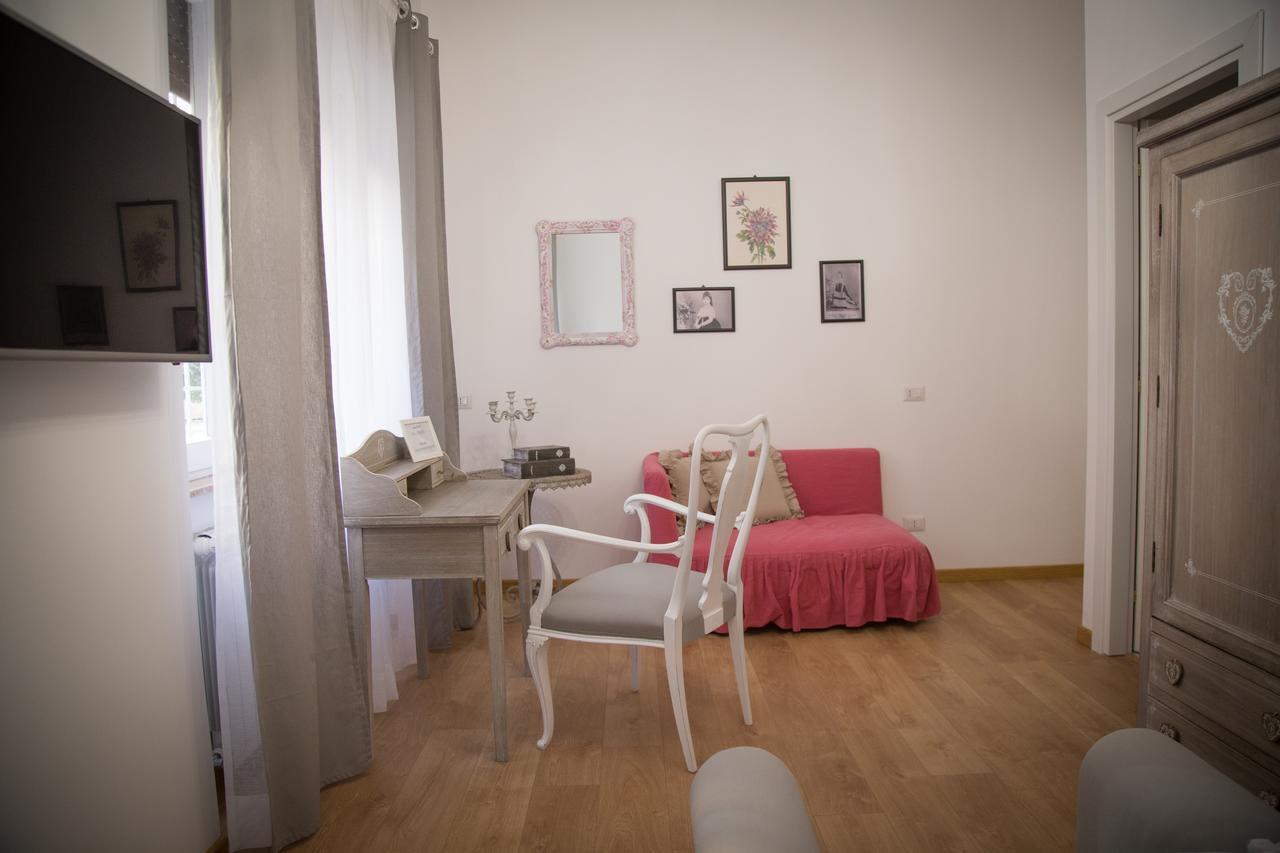 B&B La Piazzetta Delle Regine Рим Экстерьер фото