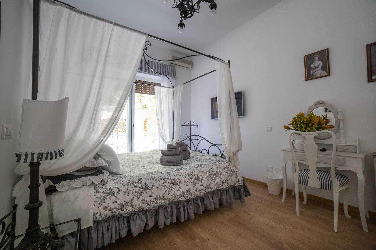 B&B La Piazzetta Delle Regine Рим Экстерьер фото